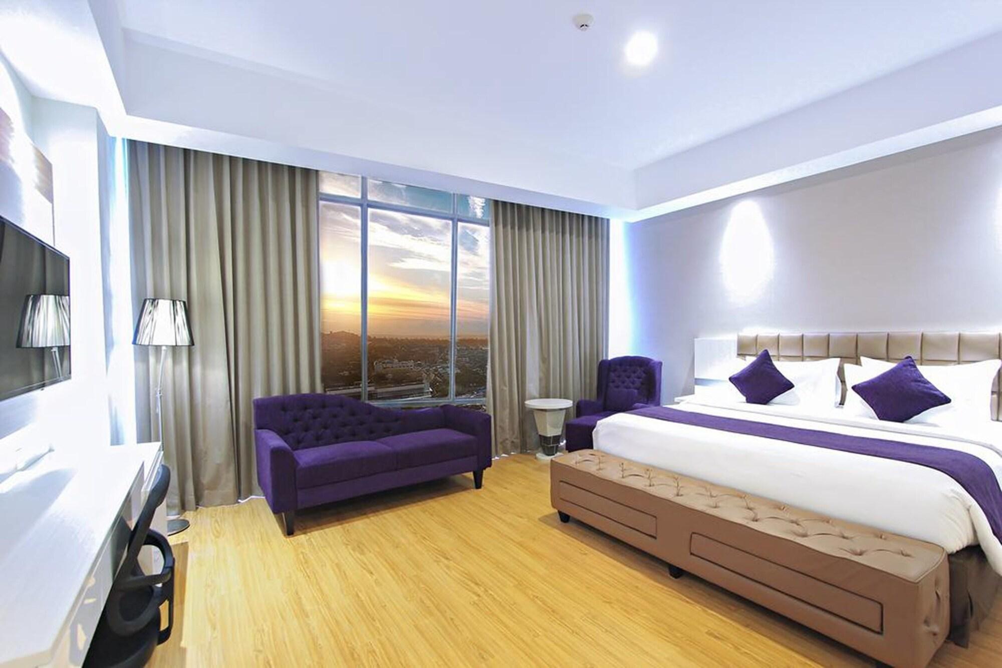 Platinum Hotel & Convention Hall Balikpapan Exterior photo