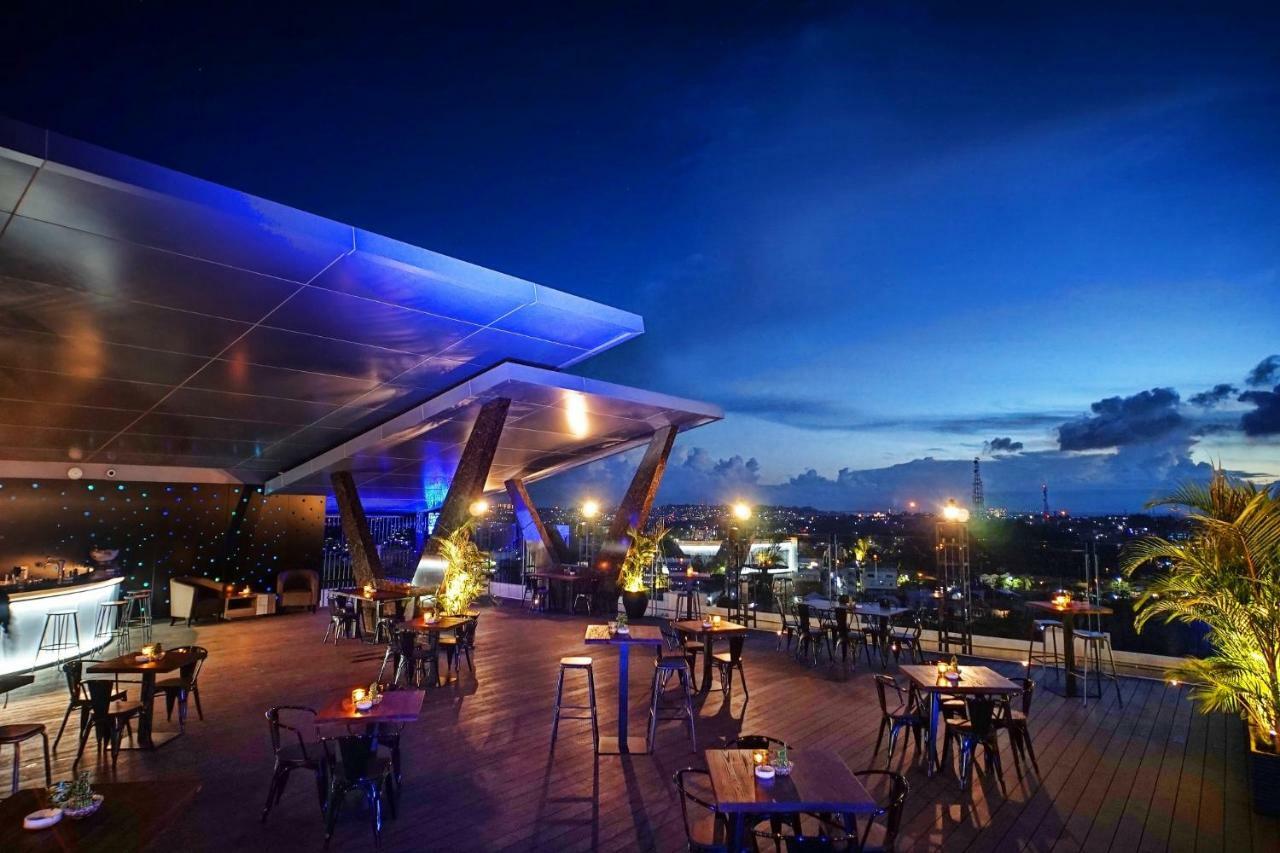 Platinum Hotel & Convention Hall Balikpapan Exterior photo